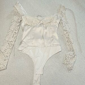 Color:Off white/cream, Bodysuit, Size: Xs, Worn once, brand, prettylittlething.